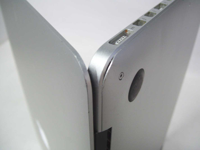 Apple Macbook Pro 2015 15\\" Core i7-4770HQ @ 2.2GHz 16GB DDR3 250GB SSD (