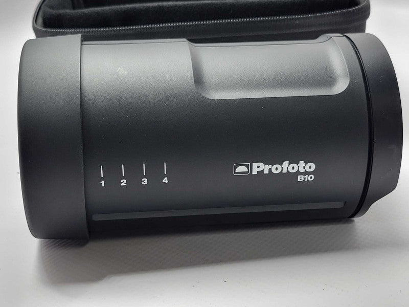Profoto B10  AirTTL Flash Head light with Case, Read _