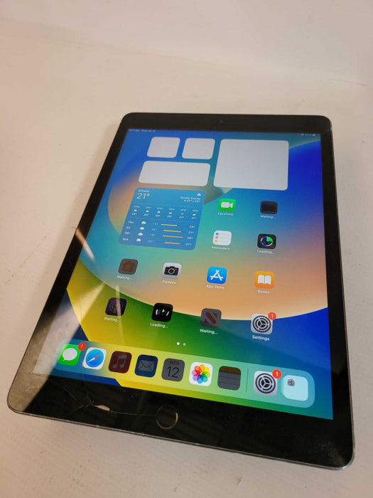 Apple iPad 7th Gen 32GB (A2197) - READ