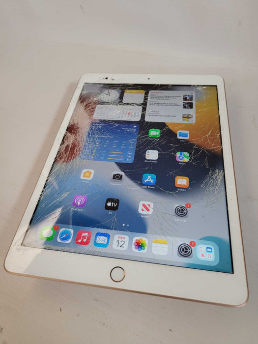 Apple iPad 8th Gen 32GB (A2270) - READ