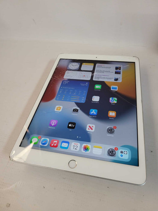 Apple iPad 8th Gen 128GB (A2429)