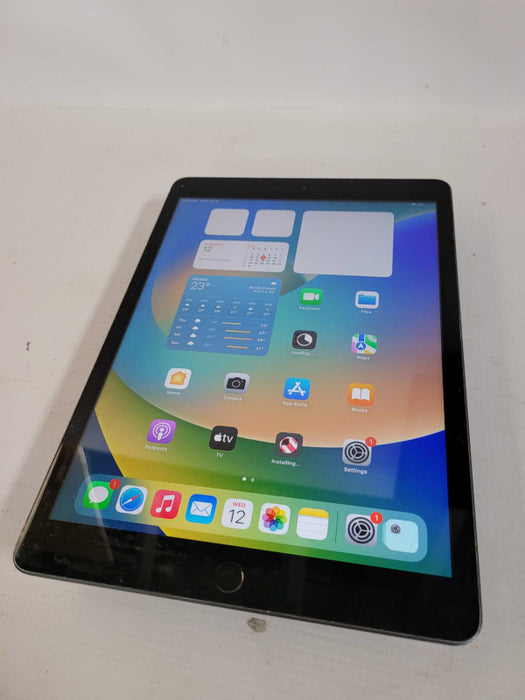 Apple iPad 7th Gen 32GB (A2197) - READ