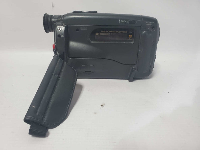 SONY Video8 CCD-TRV30 Handycam Camcorder (AS-IS) |