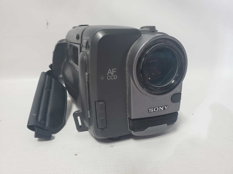 SONY Video8 CCD-TRV30 Handycam Camcorder (AS-IS) |