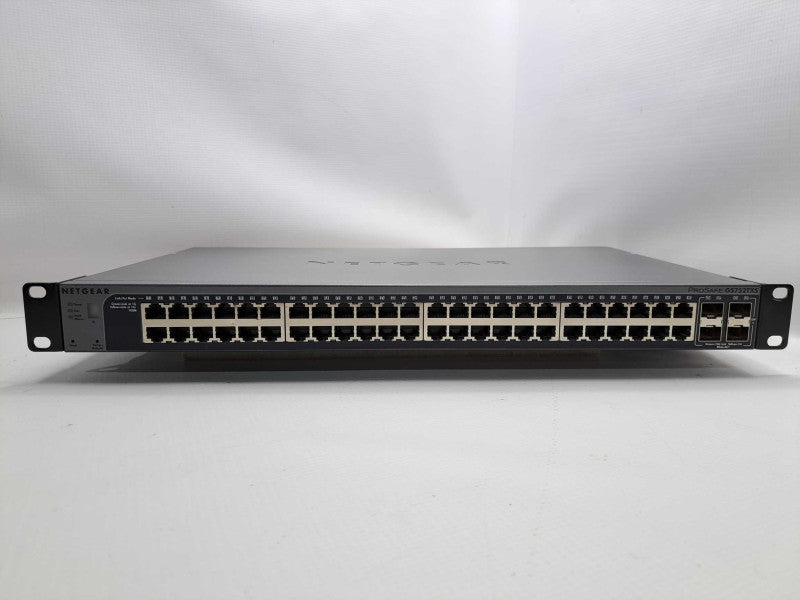 Netgear ProSafe GS752TXS 52-Port Gigabit Stackable Smart Switch )