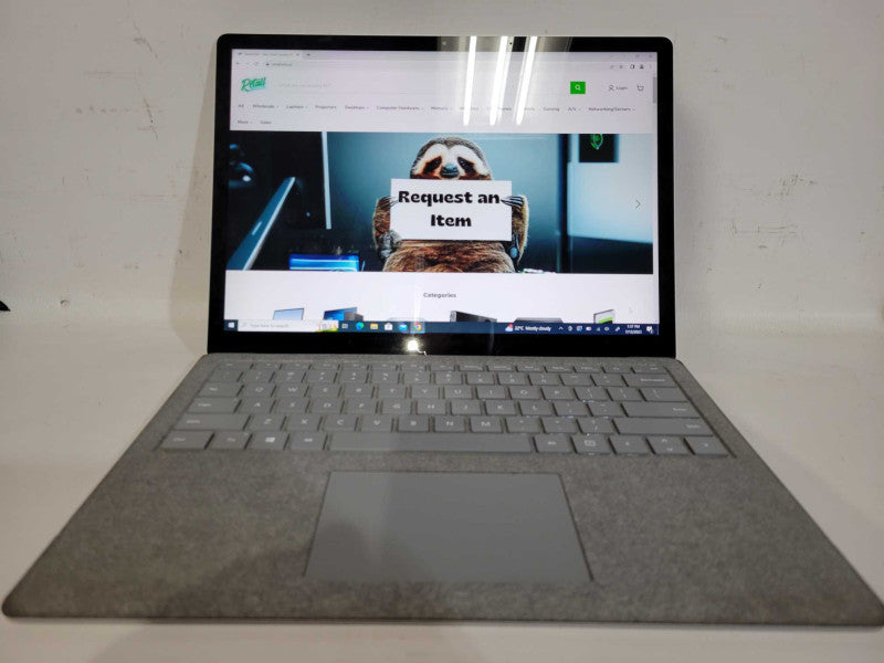 Microsoft Surface Laptop 2 - i5-8350 1.7GHz, 8GB RAM, 256GB SSD !