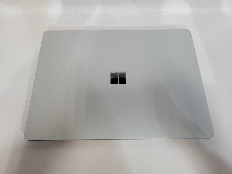 Microsoft Surface Laptop 2 - i5-8350 1.7GHz, 8GB RAM, 256GB SSD !