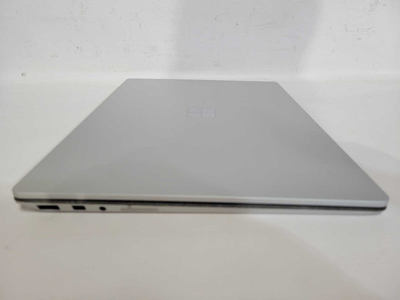 Microsoft Surface Laptop 2 - i5-8350 1.7GHz, 8GB RAM, 256GB SSD !