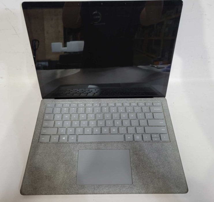 Microsoft Surface Laptop 2 - i5-8350 1.7GHz, 8GB RAM, 256GB SSD !