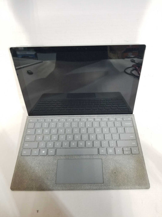 Surface Book 1796 i5-8350U @ 1.90ghz / 8gb ram / 256gb ssd / READ #