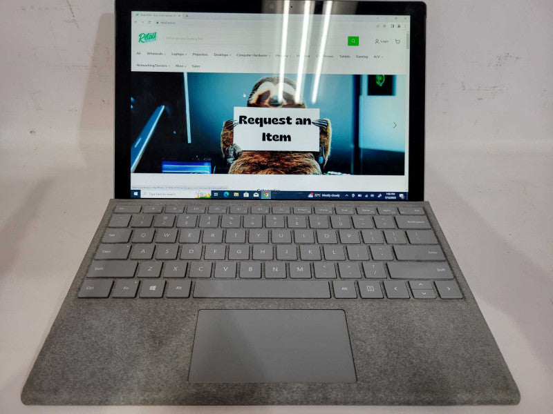 Microsoft Surface Pro - i5-7300U 2.6GHz, 8GB RAM, 256GB SSD !