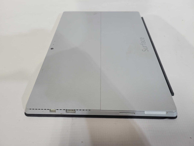 Microsoft Surface Pro 3 w/ detachable Keyboard i5-4300U, 4GB DDR3, 128GB SSD !