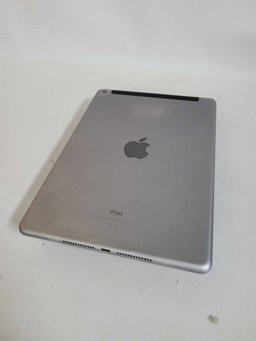 Apple iPad 6 32GB (A1954) - READ