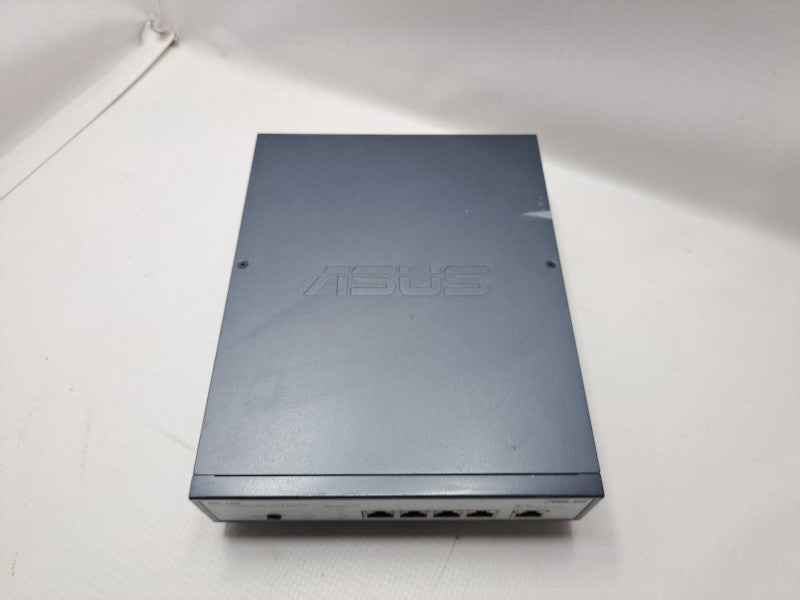 ASUS GP-105 5-port Gigabit PoE Switch )