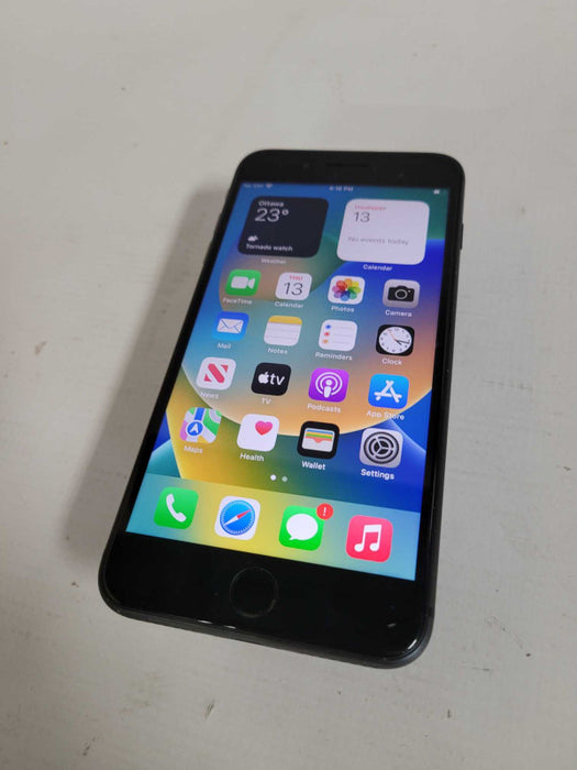 Apple iPhone 8 Plus 64GB - READ