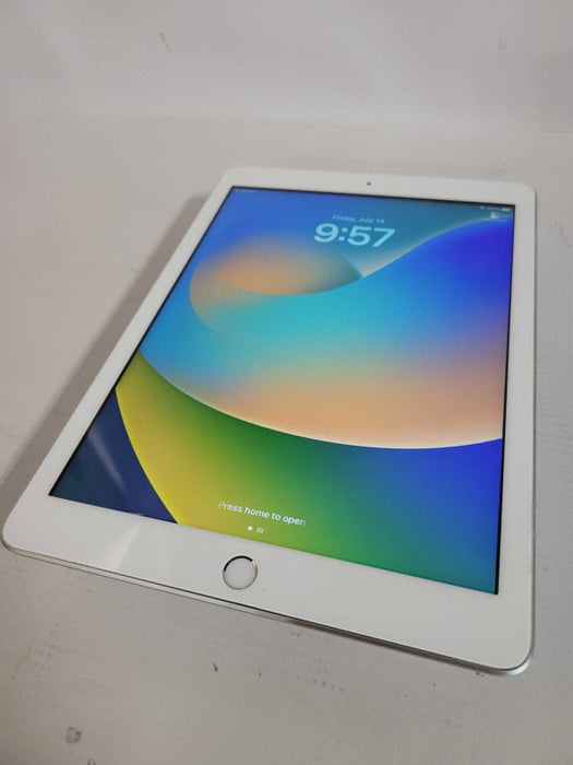 Apple iPad 5th Gen (A1823) - READ