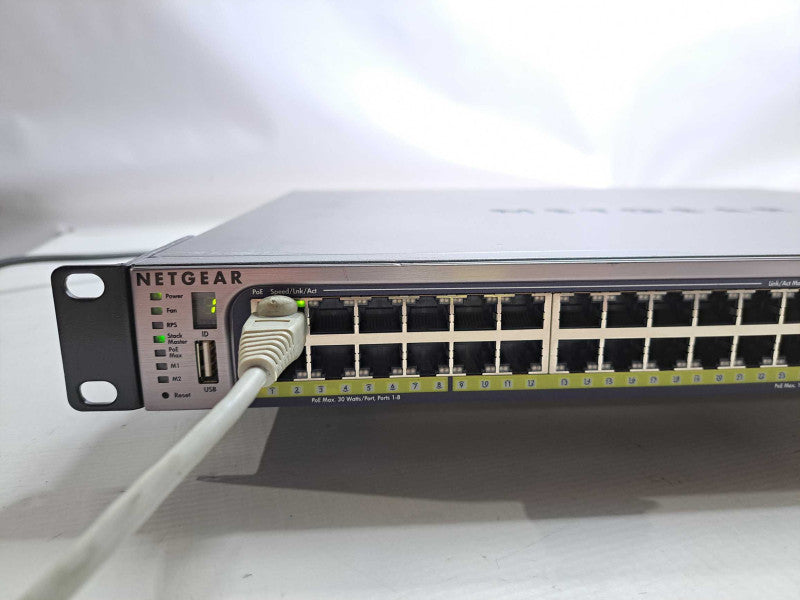 Netgear ProSafe GSM7252PS 48-PortGigabit PoE L2 Managed Stackable Switch Q)