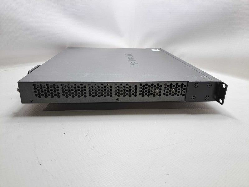 Netgear ProSafe GSM7252PS 48-PortGigabit PoE L2 Managed Stackable Switch Q)