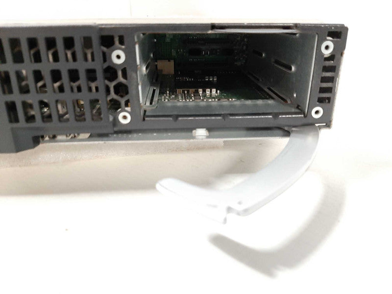 HP Integrity Blade BL860C AD399E 2x Itanium 9350 32GB RAM No HDD READ Q$