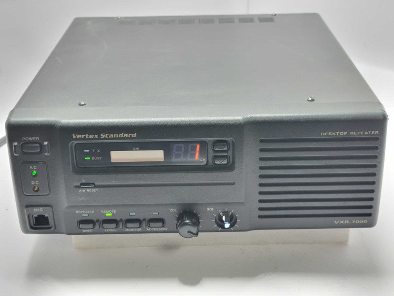 Vertex VXR-7000 UHF Desktop Analog Repeater/Base Station, Read _