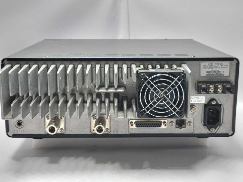 Vertex VXR-7000 UHF Desktop Analog Repeater/Base Station, Read _