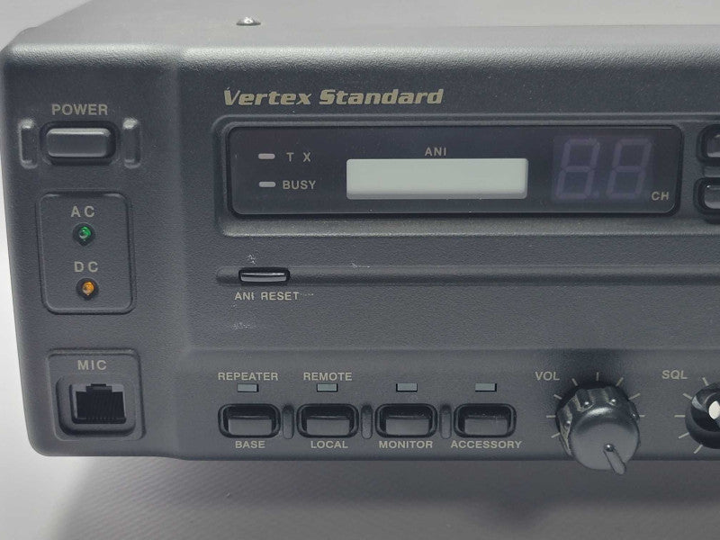 Vertex VXR-7000 UHF Desktop Analog Repeater/Base Station, Read _