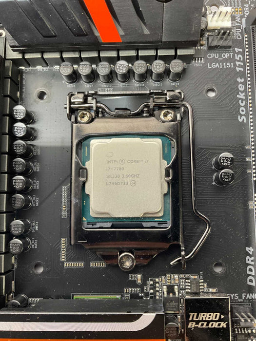 GIGABYTE GA-Z170X-SOC Force MOBO READ  -
