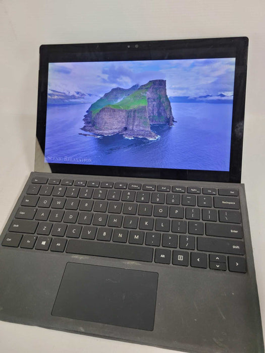Microsoft Surface Pro 4 - i5-6300U, 4GB RAM, 128GB SSD - READ