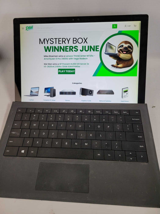 Microsoft Surface Pro 4 - i5-6300U, 4GB RAM, 128GB SSD - READ