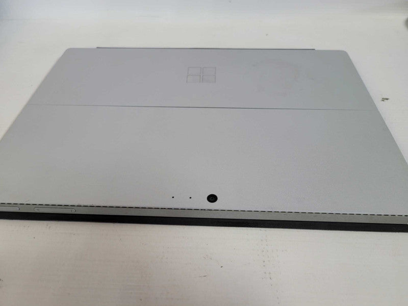 Microsoft Surface Pro 4 - i5-6300U, 4GB RAM, 128GB SSD - READ