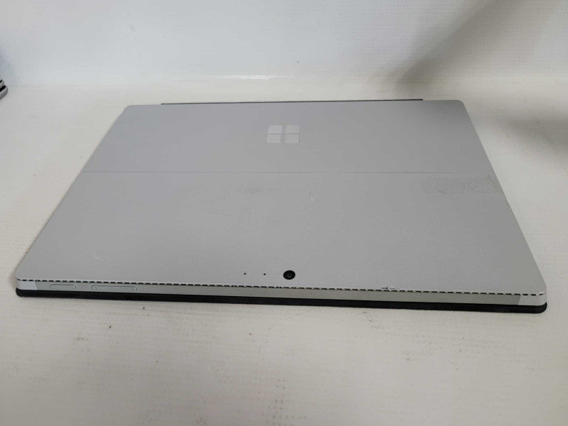 Microsoft Surface Pro 4 - i5-6300U, 4GB RAM, 128GB SSD - READ