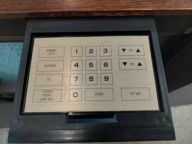 Zenith Colour TV 27\\" CRT Model: SB2731G