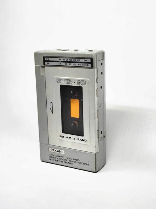 PAKANI Ultra Compact FM/AM Radio Stereo Cassette Player / Recorder (READ)
