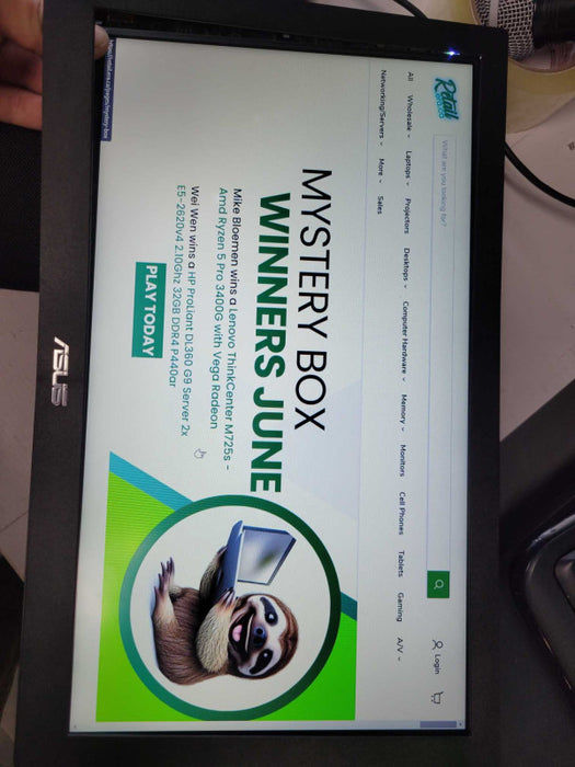 ASUS MB168B 15.6 inch Widescreen LCD Monitor with Case (READ)