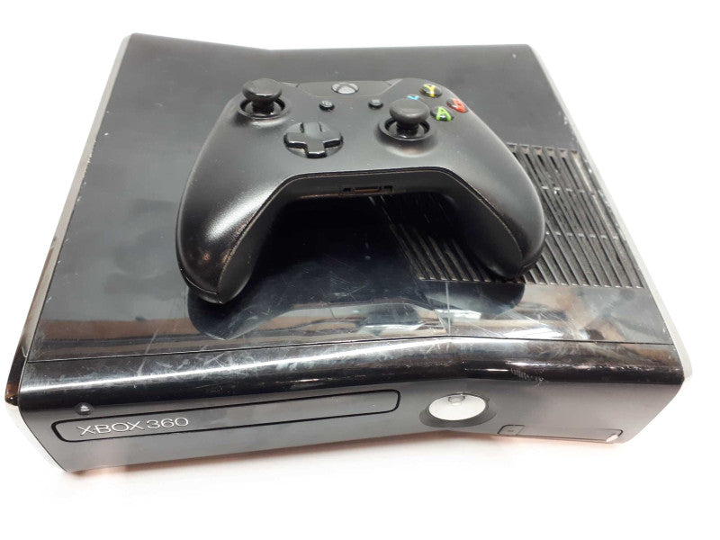 Microsoft Xbox 360 S Slim Console Model 1439 with one controller &
