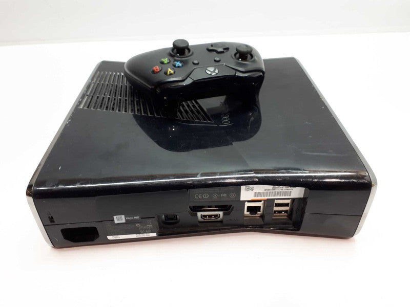 Microsoft Xbox 360 S Slim Console Model 1439 with one controller &