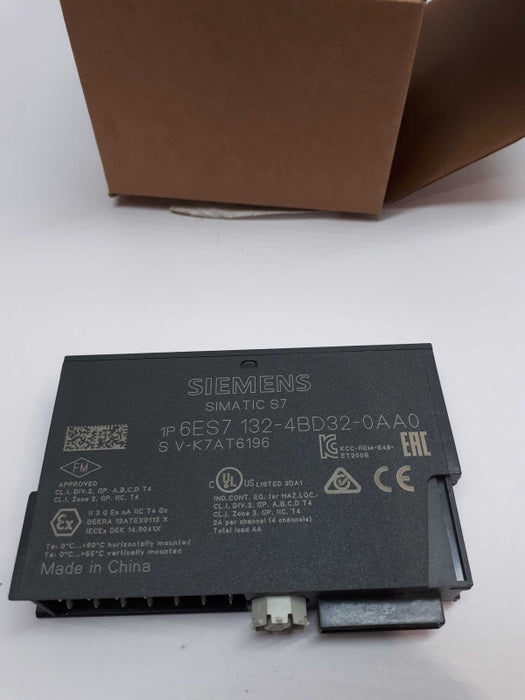New SIEMENS 6ES7 132-4BD32-0AA0, SIMATIC S7/DP DIGITAL OUTPUT MODULE, &