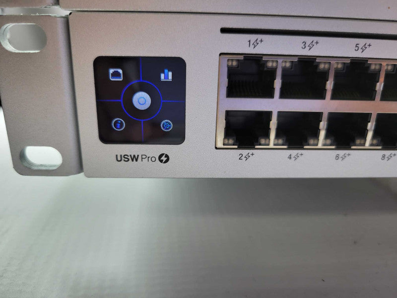 Ubiquiti Networks âUnifi USW-PRO-48-POE 48 Port Rack Mountable Switch, SEE Q_