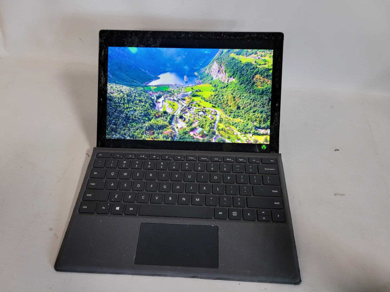 Surface Pro 4 - i7-6650U, 8GB RAM, 256GB SSD - READ