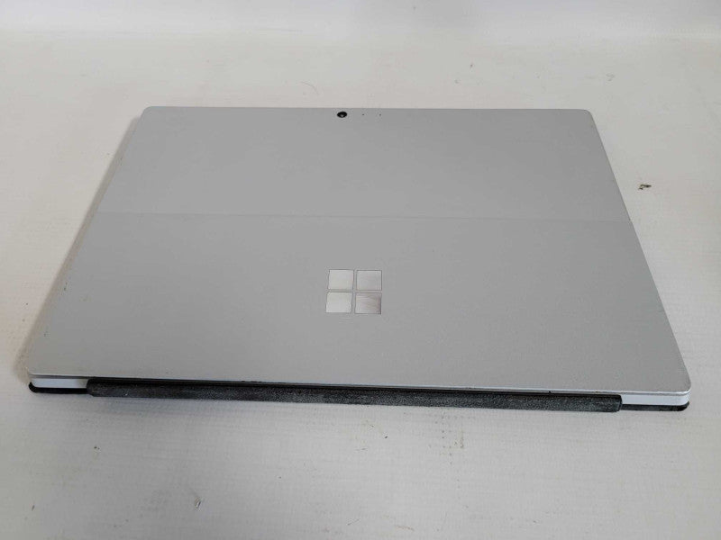 Surface Pro 4 - i7-6650U, 8GB RAM, 256GB SSD - READ
