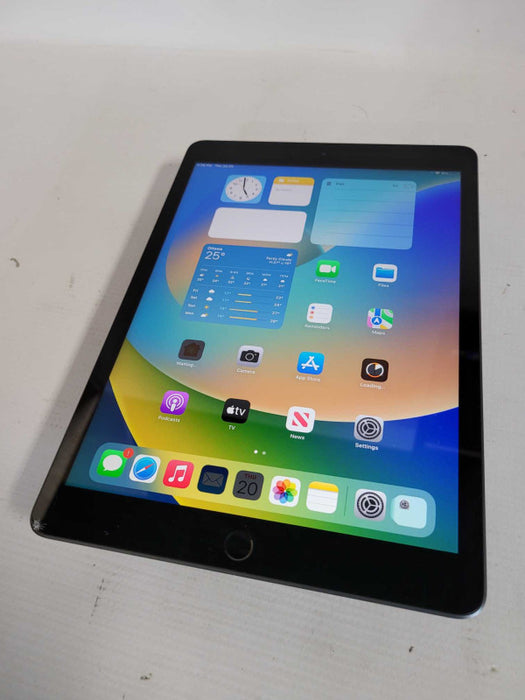 Apple iPad 7th Gen 32GB (A2197) - READ