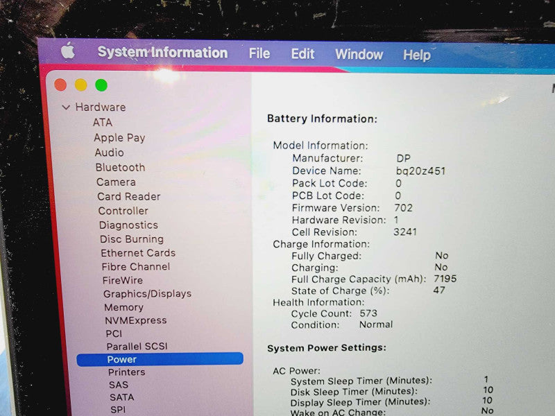 Apple Macbook Pro Retina 2015 15\\" Core i7-4980HQ @ 2.8GHz 16GB DDR3 250GB SSD R9 M370x 2GB (