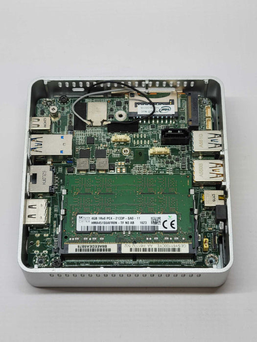 Intel NUC - Intel Core i3-6100U @ 2.30 GHz - 8GB DDR4 - NO HDD TRAY
