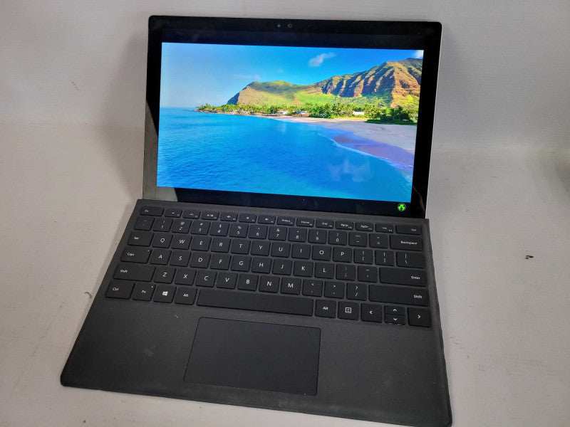 Microsoft Surface Pro 4 - i5-6300U, 8GB RAM, 256GB SSD