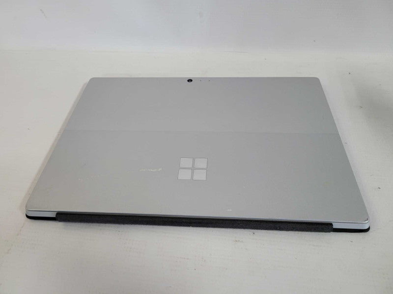 Microsoft Surface Pro 4 - i5-6300U, 8GB RAM, 256GB SSD