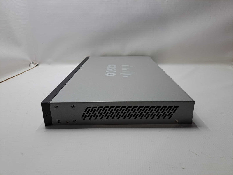 Cisco SG200-26 Gigabit Ethernet Smart Switch with 24 10/100/1000 Ports )