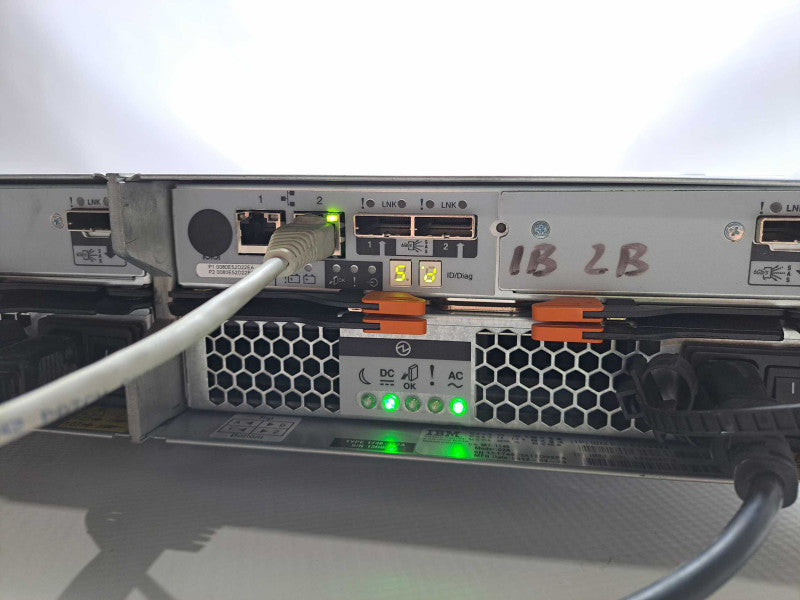 IBM SAN Storage Array 1746 Model C2A 12 x 3.5\\" 2x Drive Module I/F-6 - 2x PSU )