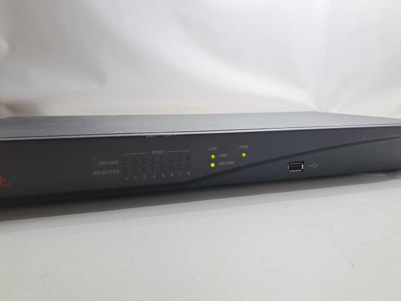 Avocent DSR1031 8-Port KVM over IP Switch )