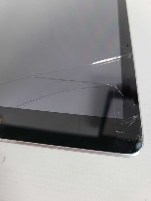 Apple iPad 6 32GB (A1893) - READ
