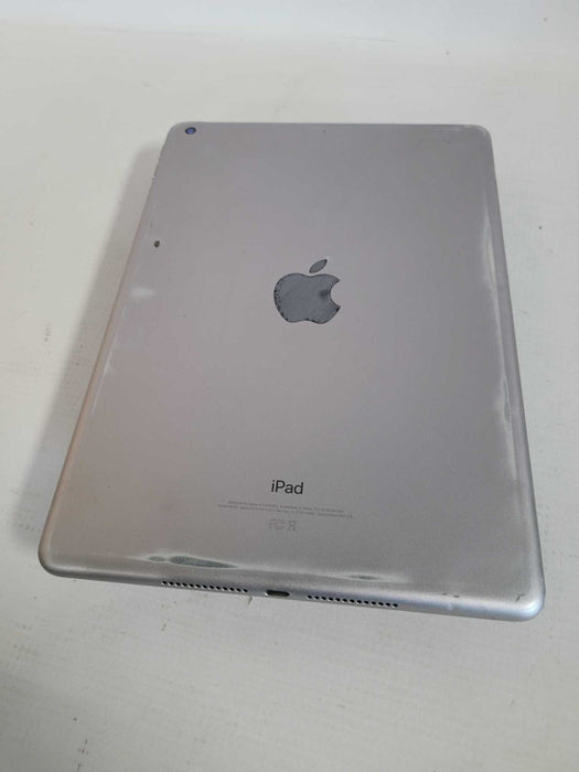Apple iPad 6 32GB (A1893) - READ
